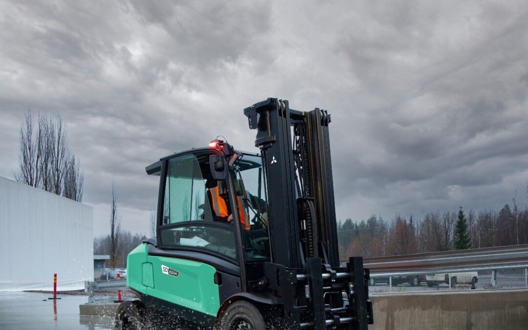 9 Key Uses for Forklifts – How They Keep Businesses Moving