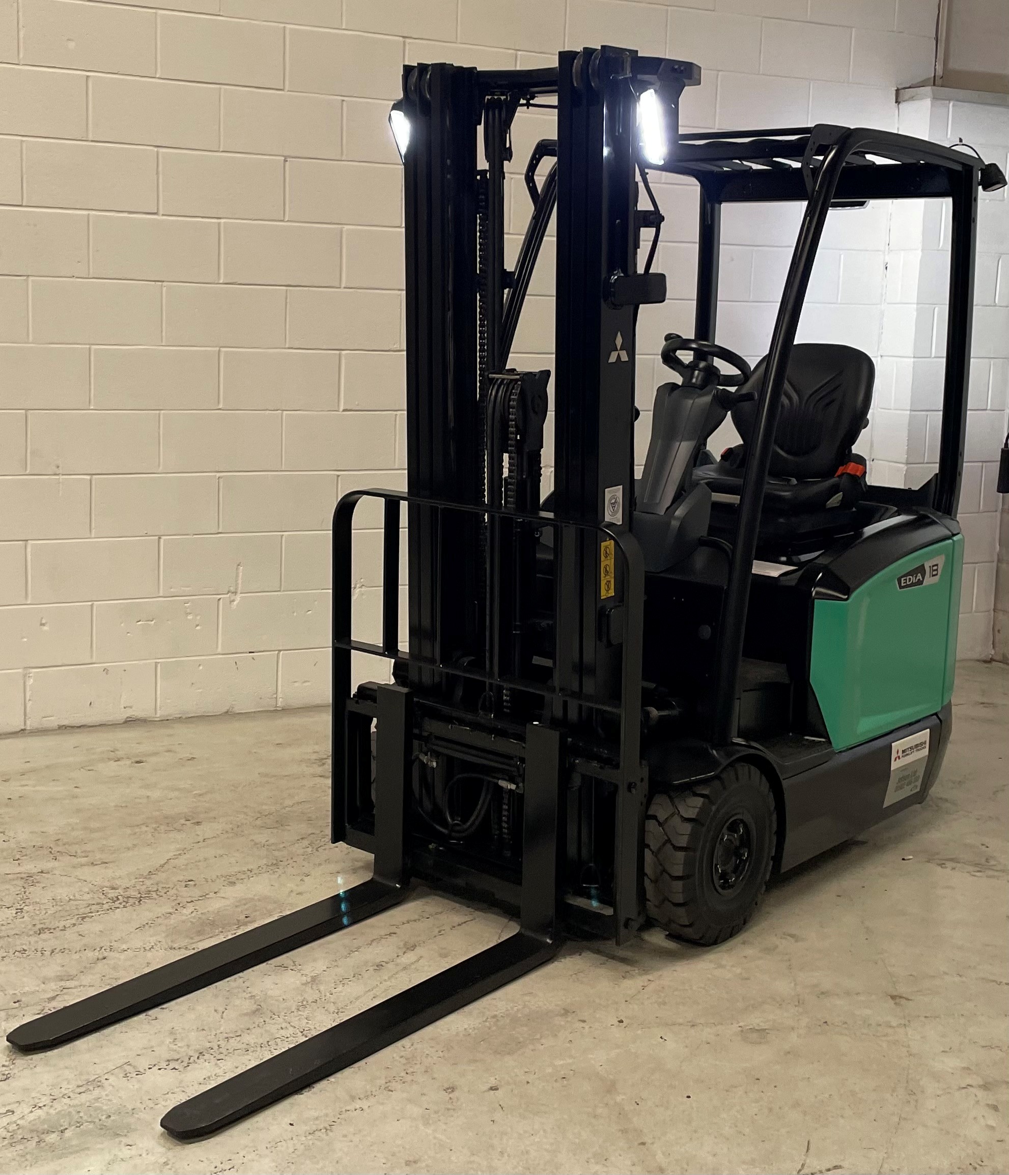 Electric Forklift with Triplex